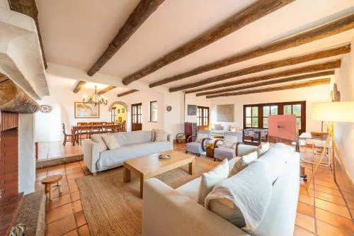 GuestReady - Charming villa with pool in Sesimbra