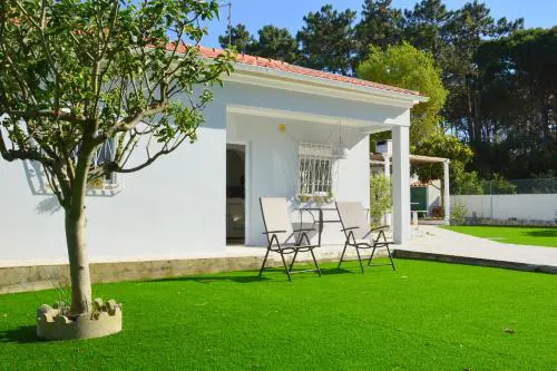 Paradise in Lagoa - House Near the Beach with Garden & BBQ