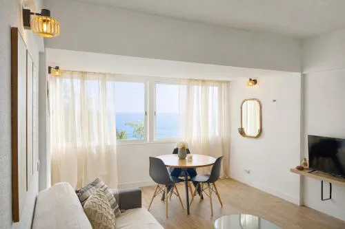 Sesimbra Beachfront Apartment - Direct Access