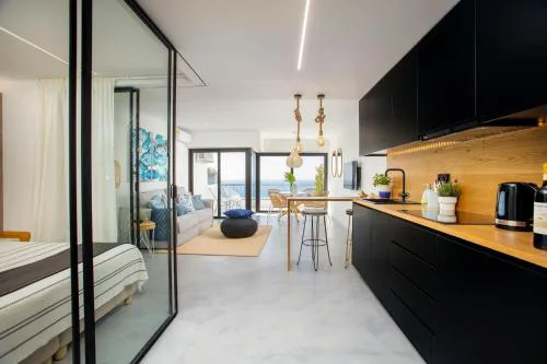 Sesimbra Hilltop Ocean View - Bay Apartment