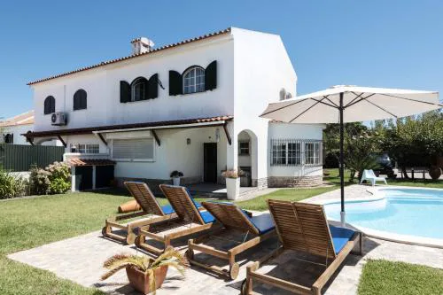 Sesimbra Stylish Villa by Homing