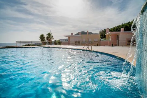 Vila das Conchas - Enjoy the Seaview Pool with the Beach only steps away