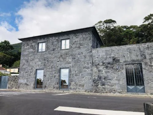 AMU- Apartamentos Mistérios da Urzelina
