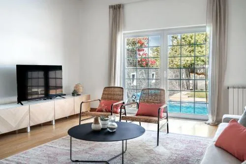 Villa in Azeitao w Pool and Garden