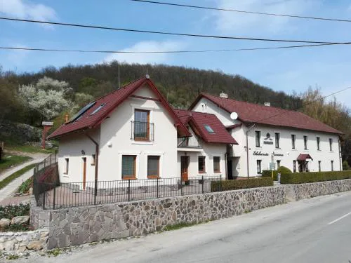 Penzión Skalná ruža - Kövirózsa panzió