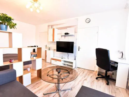 Apartment Hroncová, near city centre and park, quiet location