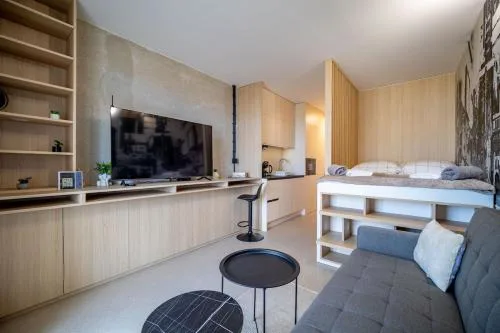 AR AMAN suite