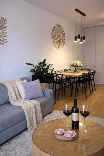 M&M2 apartment near center with free parking - AC