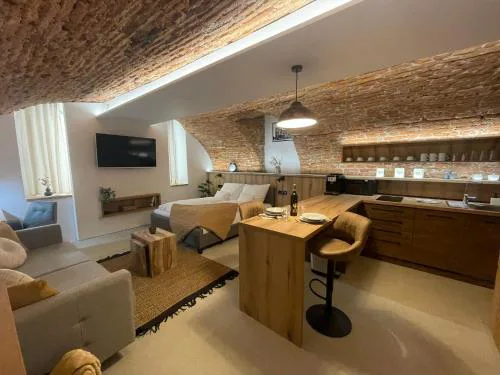 UnderStreet studio with private parking