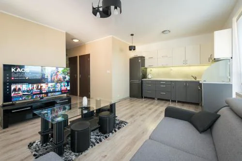 3 rooms Luxury apartment with private parking