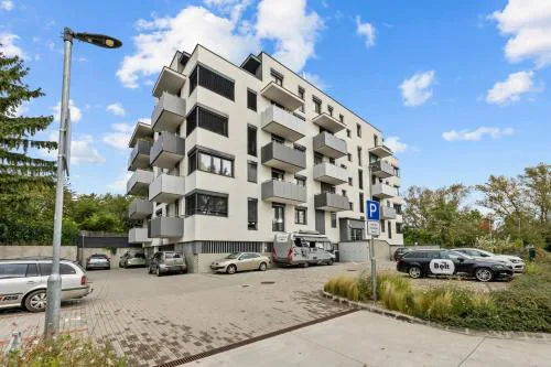 Air conditioned 1 room Apartment, with garden, new building