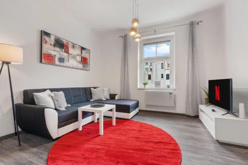 Air conditioned Apartment 5 min to railway station - Old Town