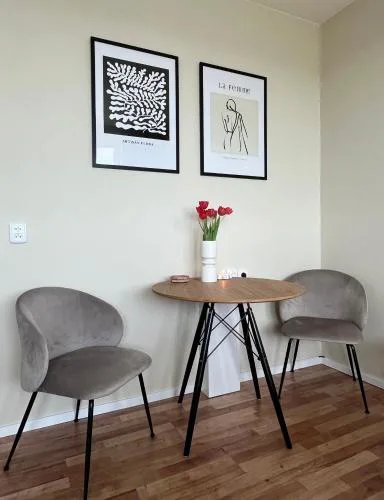 Air-Conditioned Studio, Close to City Centre & Tram Stop