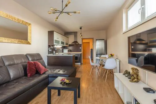 Alley apartment with free parking