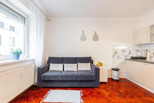 CitySerenity Rustic Apartment