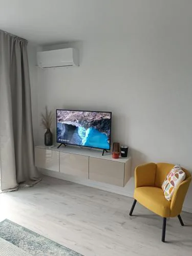 Cozy one-room apartment with garage and AC