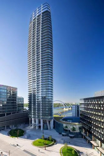 Eurovea Tower Apartment free Parking