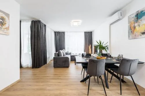 Fabulous Apartment with Garden Terrace