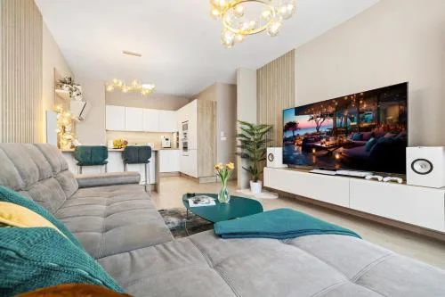 Golden Sunflower Apartment