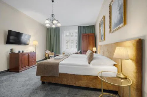 Hotel Reverie - Dependance, Check-in at Metropolitan Star