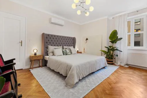 LAM Modern Art Apartment - AC - Free parking