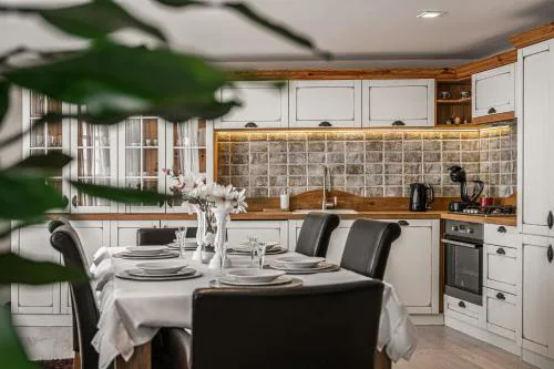 Luxurious and Royal Apartment in the Old Town
