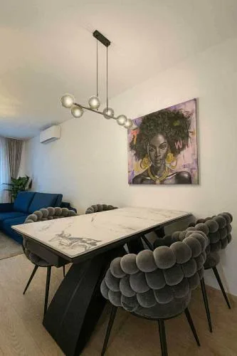 Luxury 2-bedroom apartment with balcony