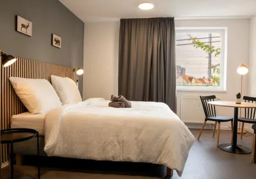 N12 Bright and cozy apartment with AC and parking