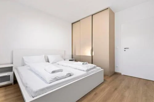Pressburg Airport Apartment with own parking