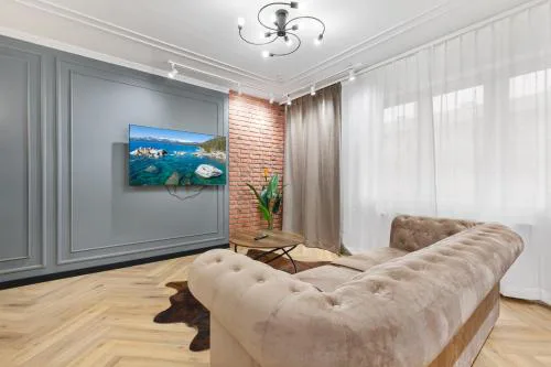 Retro Luxury 1BR Apt