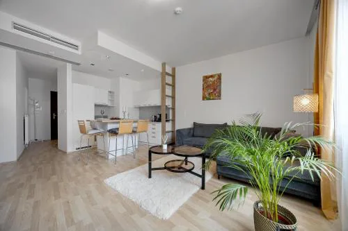 REVON Art-Deco Old Town Apartment