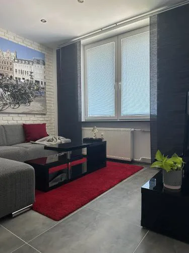 RR bus station apartment