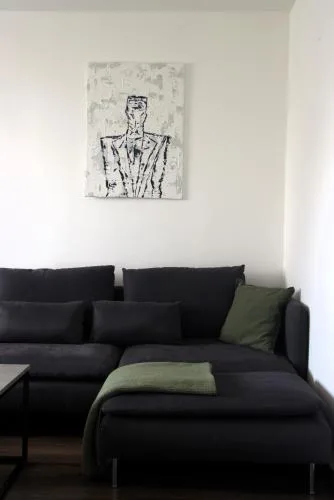 Spacious 3-bedroom modern apartment - 3pm checkout - newly furnished
