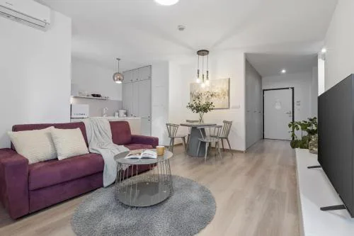Stylish Urban apartment-Garden&Parking&AC
