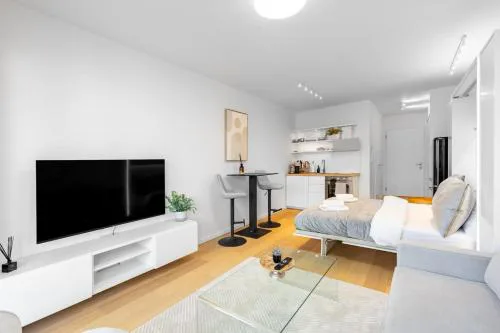 Terrazzo Lux Apartment with Balcony