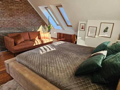 Three Stories Apartment in Old City center with Castle view and Terrace