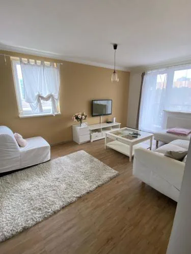 BAGRA Apartment, 1-4 guests, Free Parking & Wifi, 10 min from Downtown