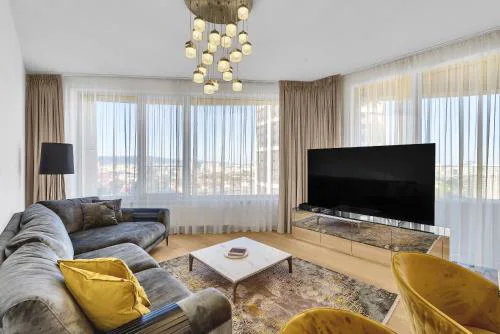 Skypark's Luxury Suite I with Prime View
