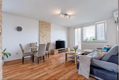 Spacious Apartment with AC and stunning views