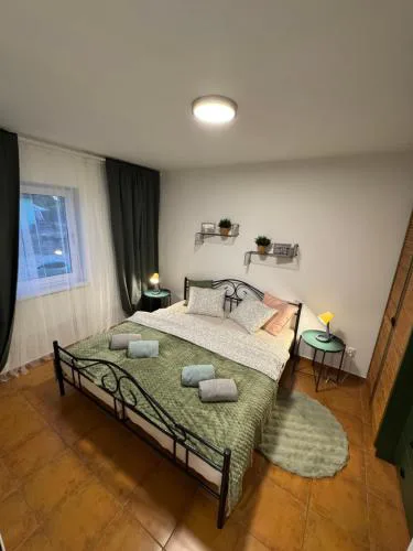 Holiday Village 8C
