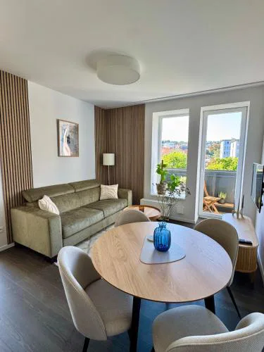 Cozy Apartment with Castle view