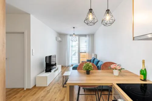 LEO apartment - AC & Free parking