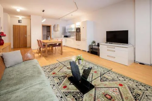 City Center 1 BR Apartment Julia