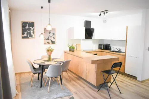 Apartment with Garden & FREE Parking & Late check out