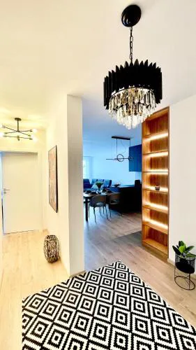 Exclusive City Apartment & Garden Bliss & Near Center & Free Parking