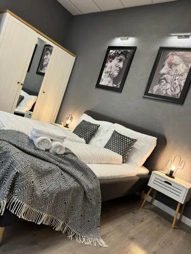 Exclusive design apartment & Town centre & Free parking & 12 PM CHECKOUT