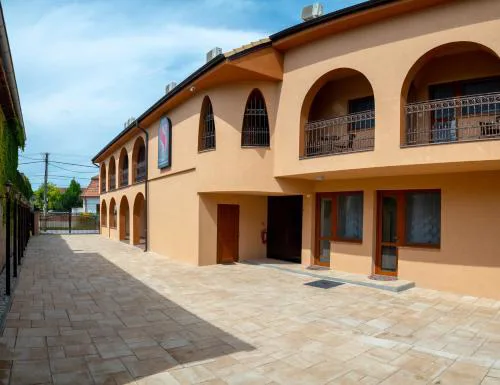 Scarlett Pension & Restaurant