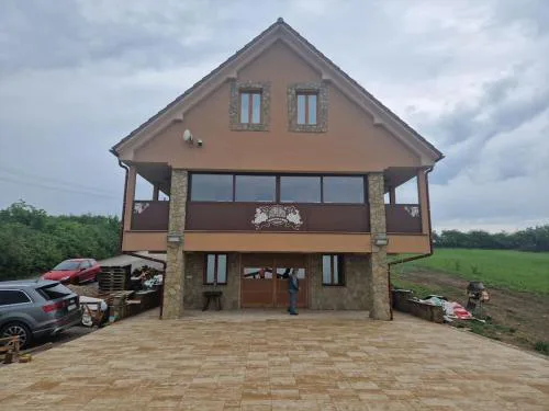 Vinársky dom u kríža