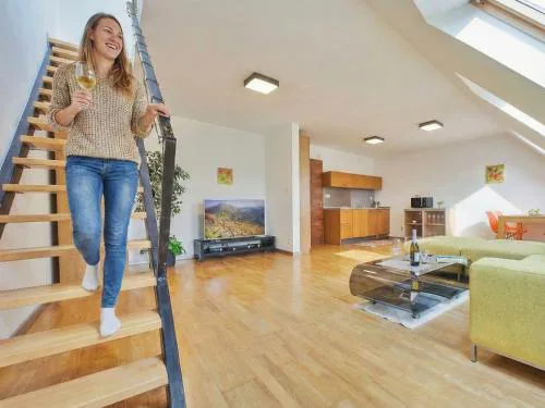 Dolná - mezonetový apartmán na námestí