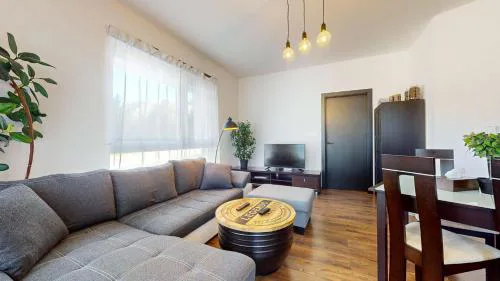 HURBAN CITY PARK apartment & private indoor parking & self check-in